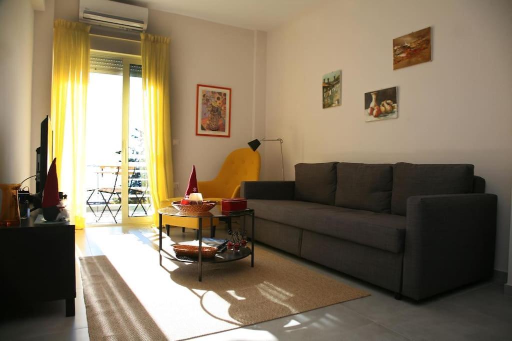 Lovely Sea Front Apartment إتِيا المظهر الخارجي الصورة